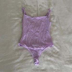 SKIMS FITS EVERYBODY SQUARE NECK BODYSUIT SUGAR PLUM